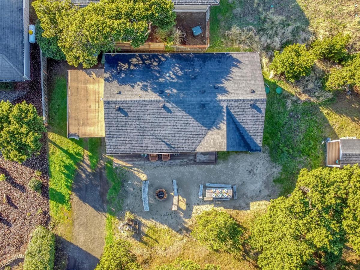 Crow'S Coastal Cottage Waldport Exterior photo